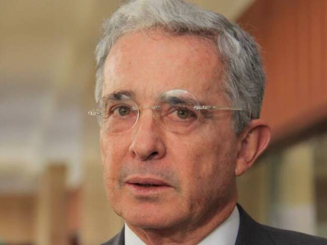 Revista Semana apeló petición de Uribe en caso con Daniel Samper