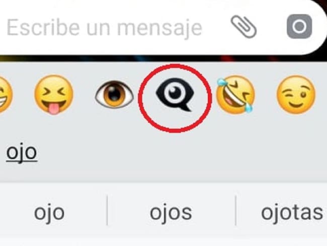 ¿Qué significa el emoji del ojo encerrado en un círculo negro?