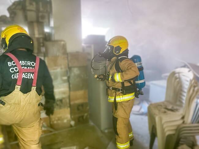 Bomberos atienden incendio en Comando de Policía de Manga