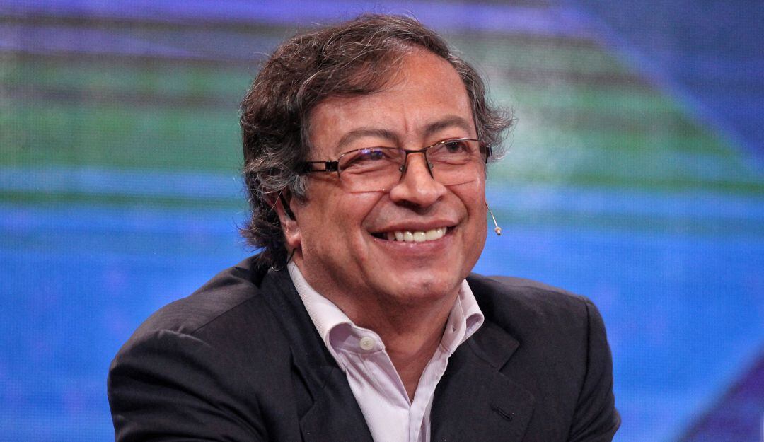 "Hay que vacunarse ya", Petro tras cuestionar efectividad de las vacunas