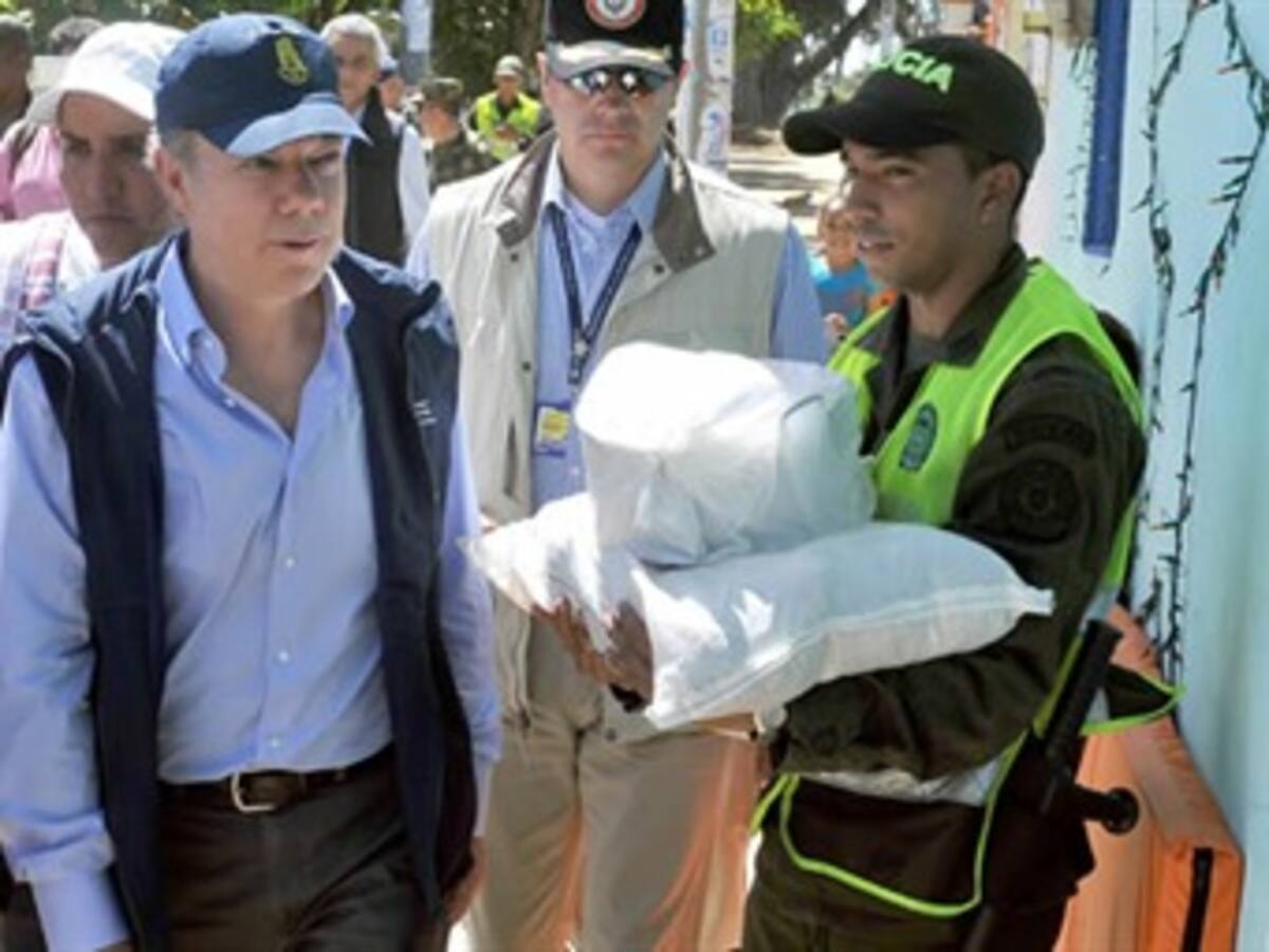 Presidente Santos destacó el crecimiento alcanzado por la economía pese a los rigores de las lluvias
