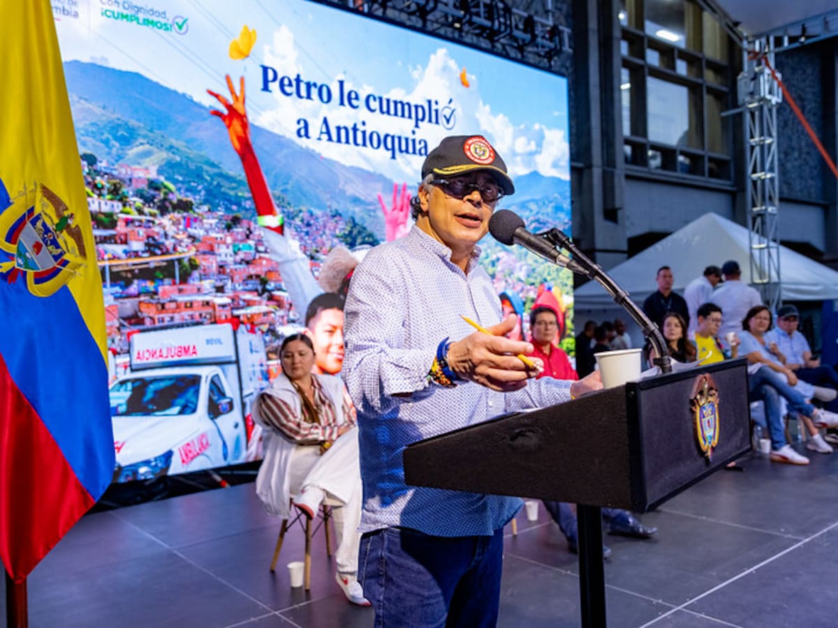 En Medellín, Petro aseguró que su Gobierno ha priorizado la educación y la salud en Antioquia