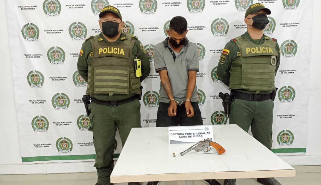 La Policía también reportó la incautación de dos armas de fuego y cinco armas blancas durante el primer fin de semana del 2022