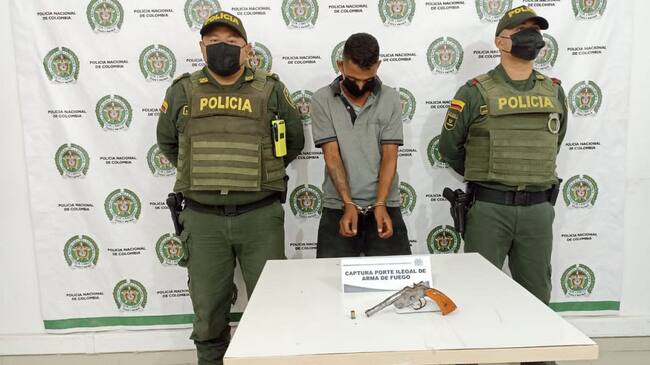 La Policía también reportó la incautación de dos armas de fuego y cinco armas blancas durante el primer fin de semana del 2022