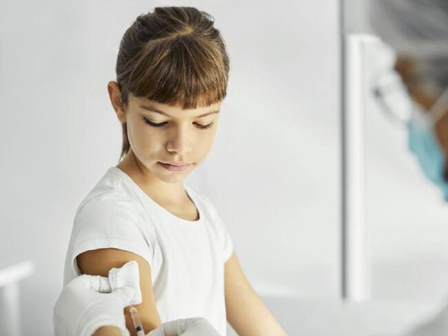 Vacunación COVID-19 en menores de edad