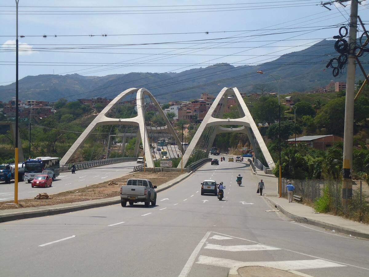 Un motociclista murió al parecer por intentar evadir un puesto de control en Santander