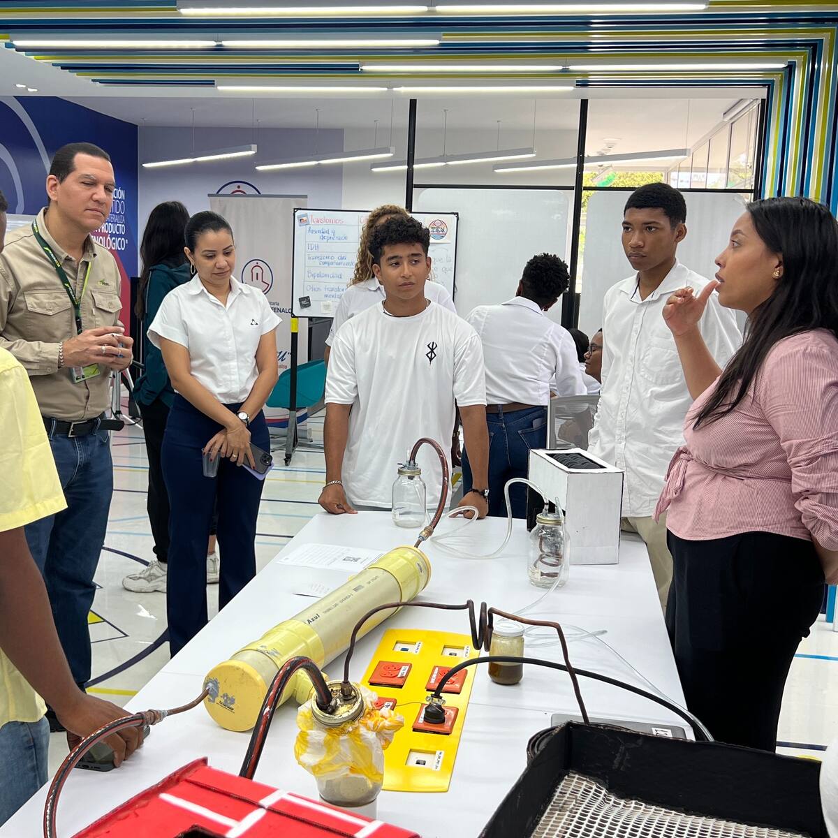 51 jóvenes cartageneros terminaron diplomado con énfasis en transición energética