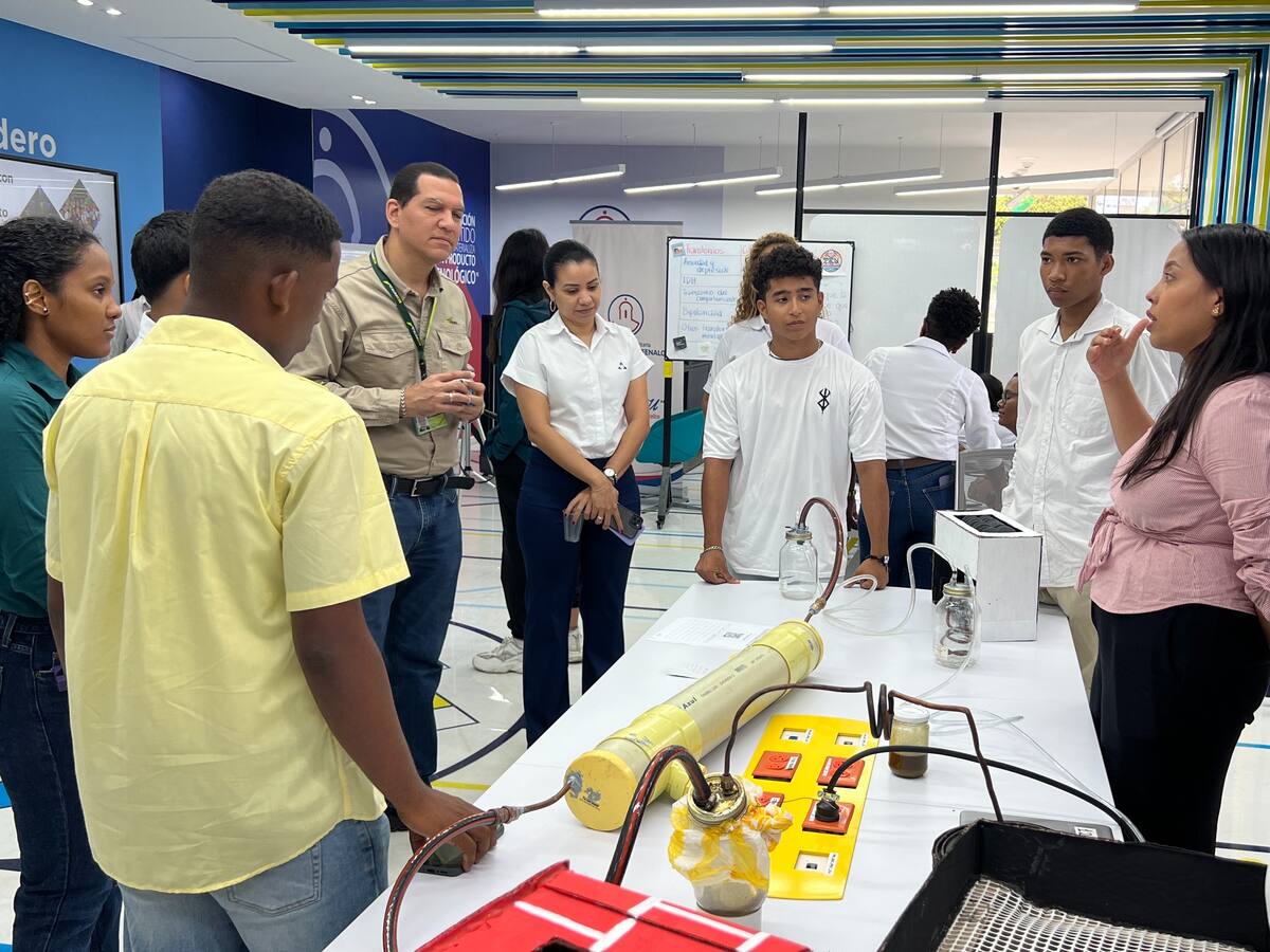 51 jóvenes cartageneros terminaron diplomado con énfasis en transición energética