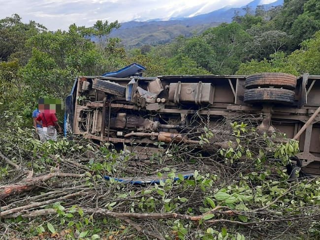 Un muerto y once heridos en trágico accidente en zona rural de Jamundí
