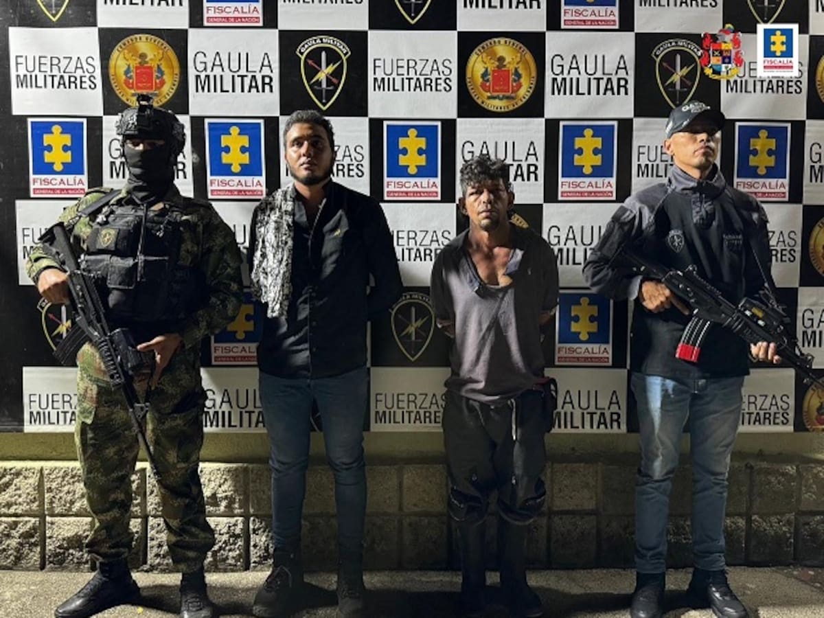 Capturan dos hermanos que se identificaban como guerrilleros para extorsionar en Antioquia