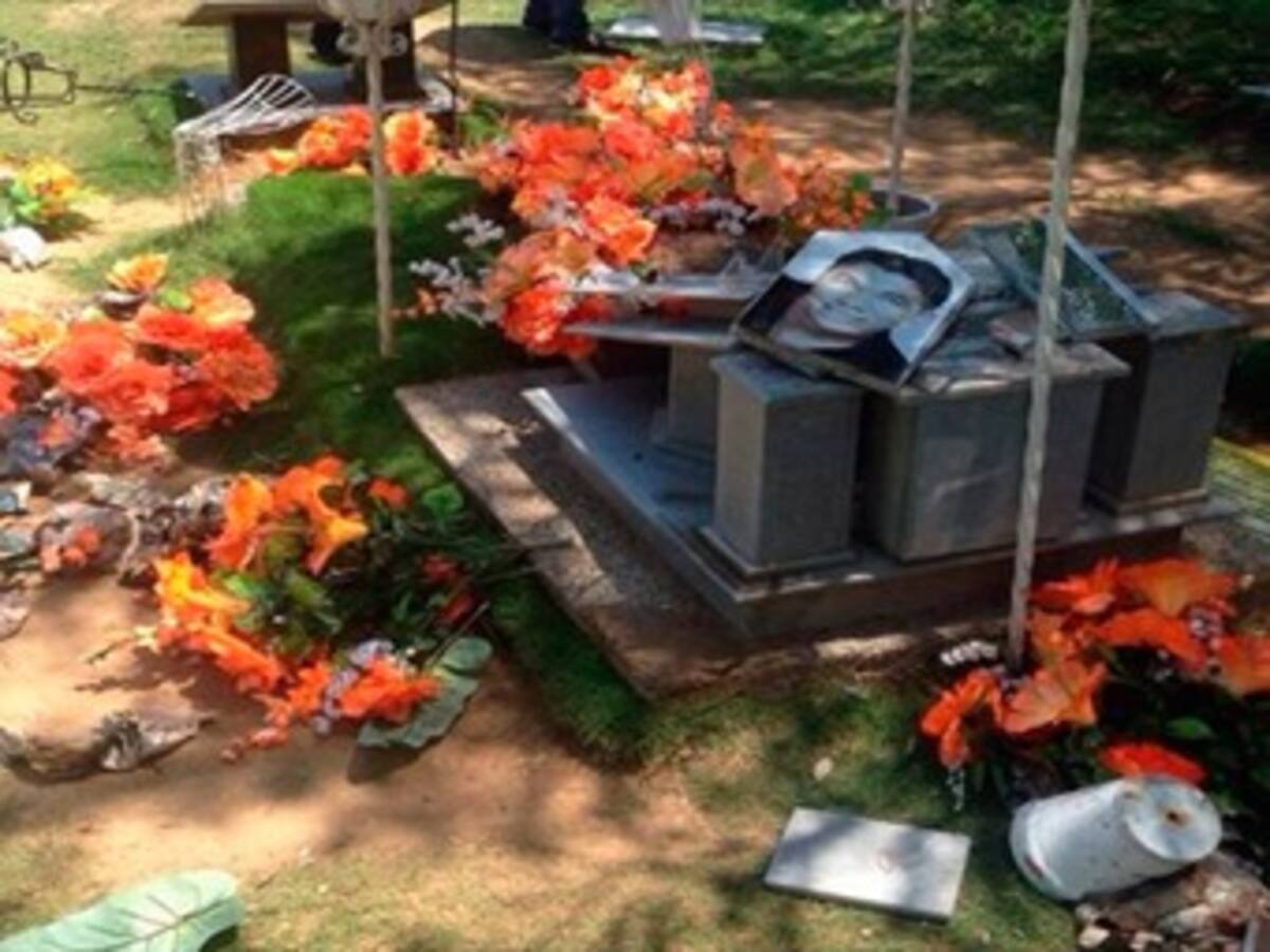 Exigen a Diócesis responder por daños a tumba de Diomedes Díaz