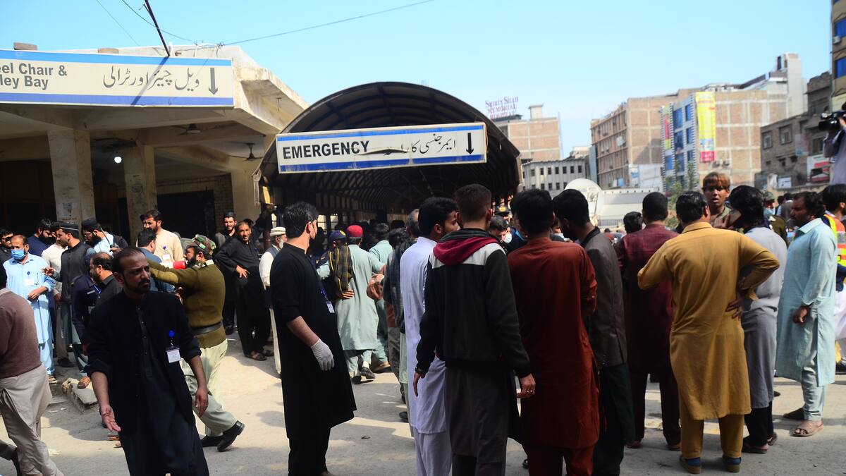 Al menos 39 muertos tras explosión de una bomba en un mitin político en Pakistán
