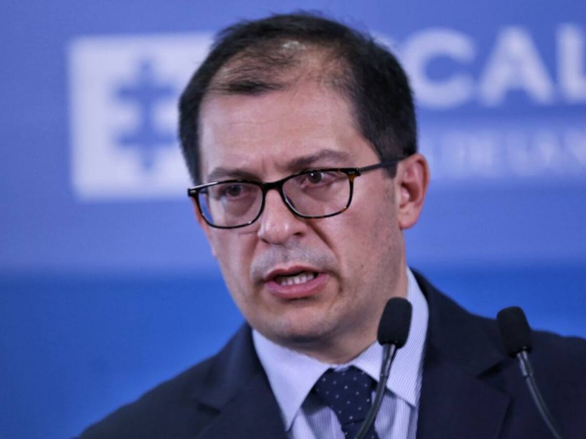 Fiscal y sindicatos logran acuerdo para mejorar condiciones de trabajadores