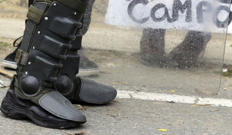 ¿Qué opina sobre la suspensión del uso de la escopeta calibre 12 utilizada por el Esmad?. Foto: Getty Images