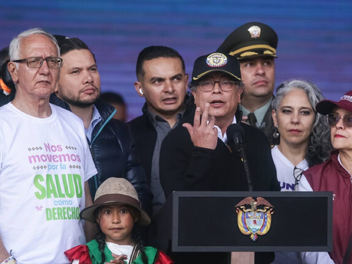 Petro pide a CNE hacer conteo de votos de los candidatos que entutelaron sus revocatorias