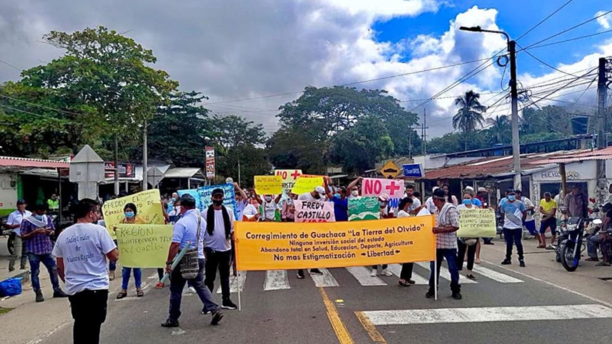 Indígenas y líderes sociales bloquean la Troncal, cerca del Parque Tayrona