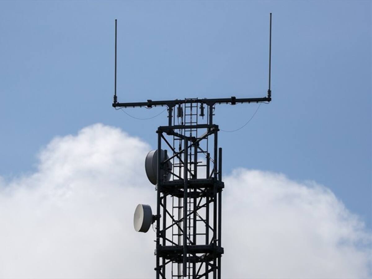 Movistar y Tigo explican posición de dominio de Claro