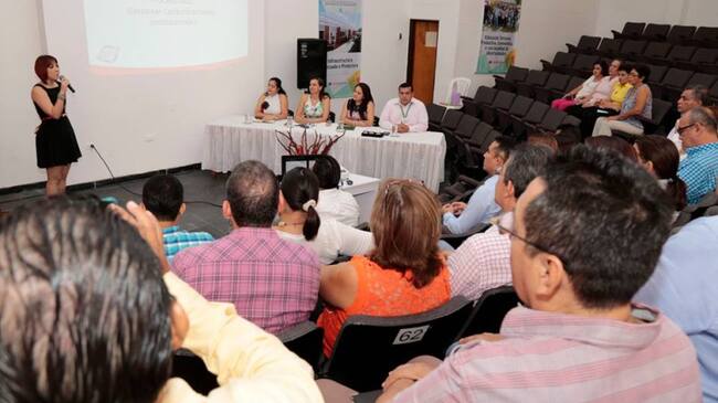 Docentes en la secretaria de educación