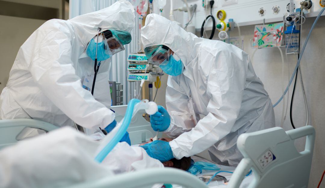 Uci con pacientes con COVID-19