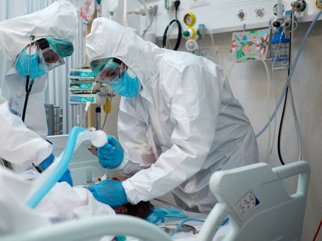 Uci con pacientes con COVID-19