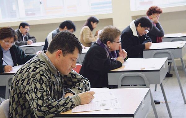 Imagen de referencia: Profesores en cursos del Distrito.