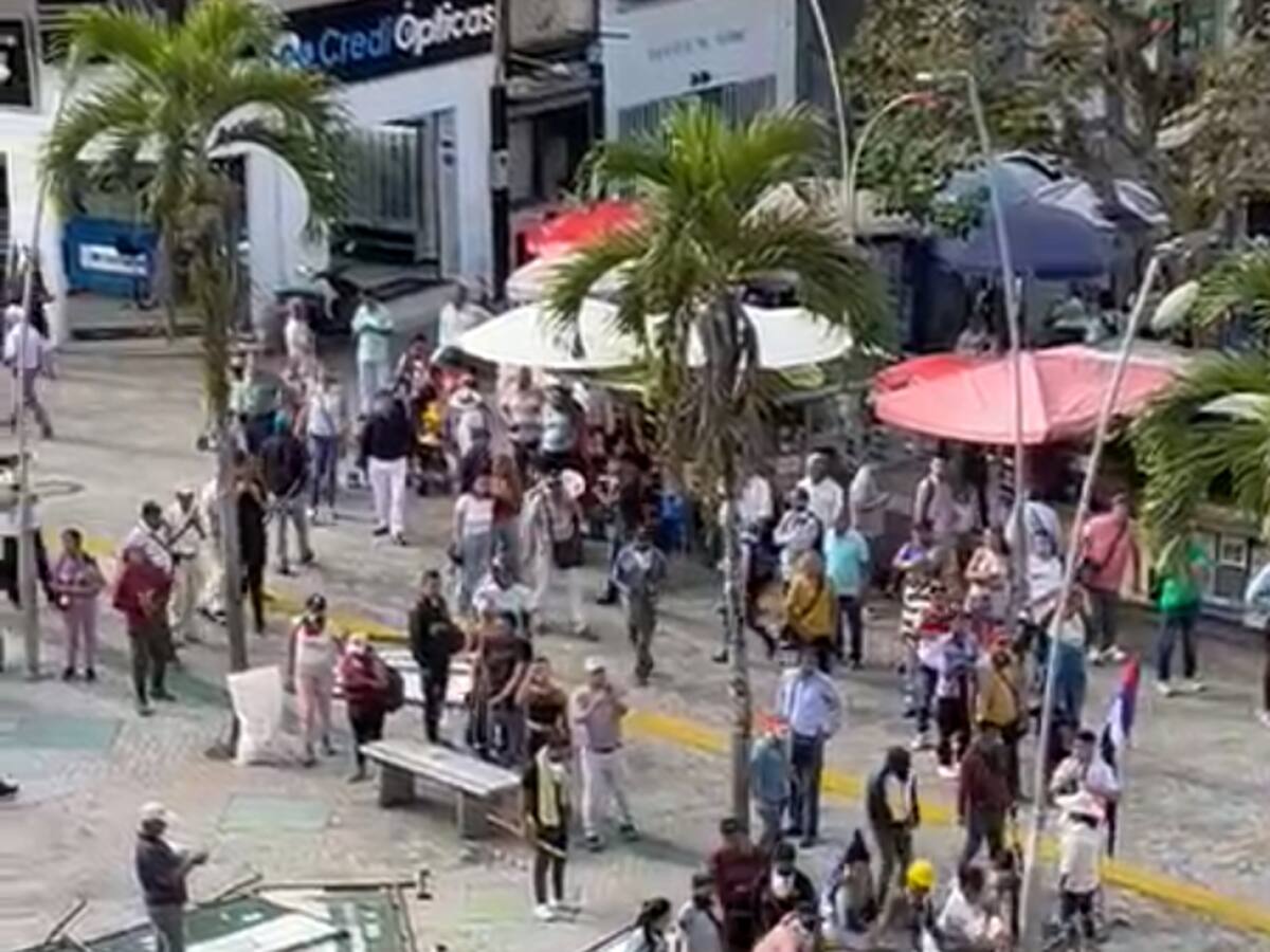 Indígenas intentaron ingresar por la fuerza al edificio de la Gobernación del Tolima