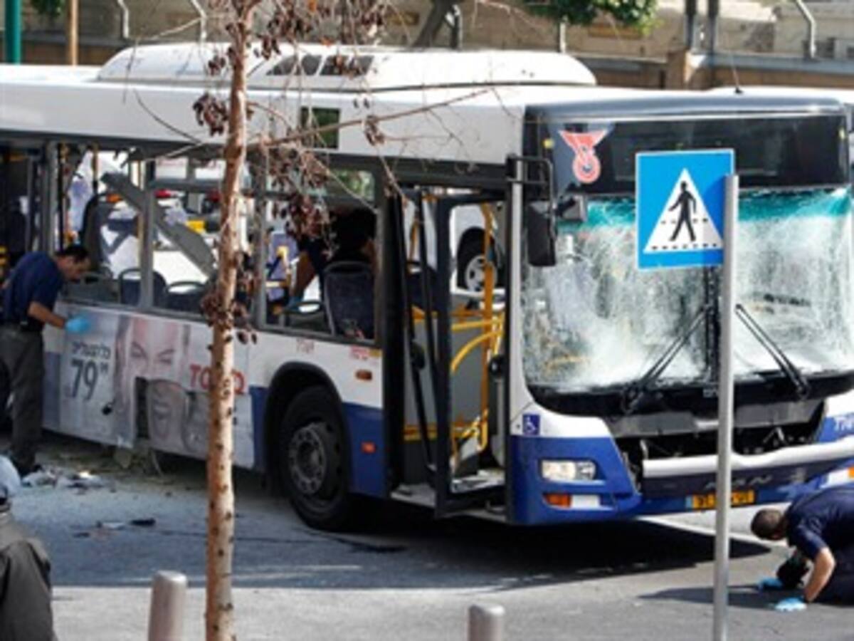 Una explosión en un autobús en Tel Aviv causa al menos 22 heridos