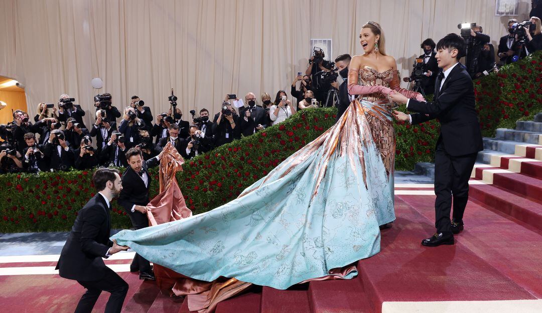 Impresionante vestido de Blake Lively en MET Gala se inspiró en Nueva York