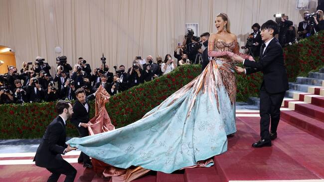 Impresionante vestido de Blake Lively en MET Gala se inspiró en Nueva York