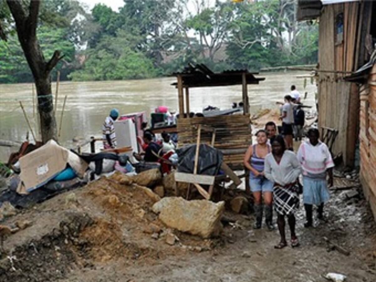 Alerta roja ante el inminente desbordamiento del Río Cauca en La Virginia, Risaralda