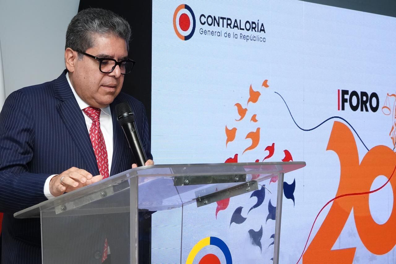 Contralor General Carlos Hernán Rodríguez- Cortesía