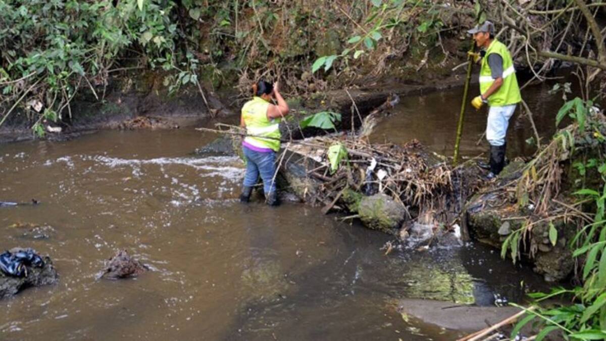 Pacto por el agua busca descontaminar las 54 quebradas en Armenia