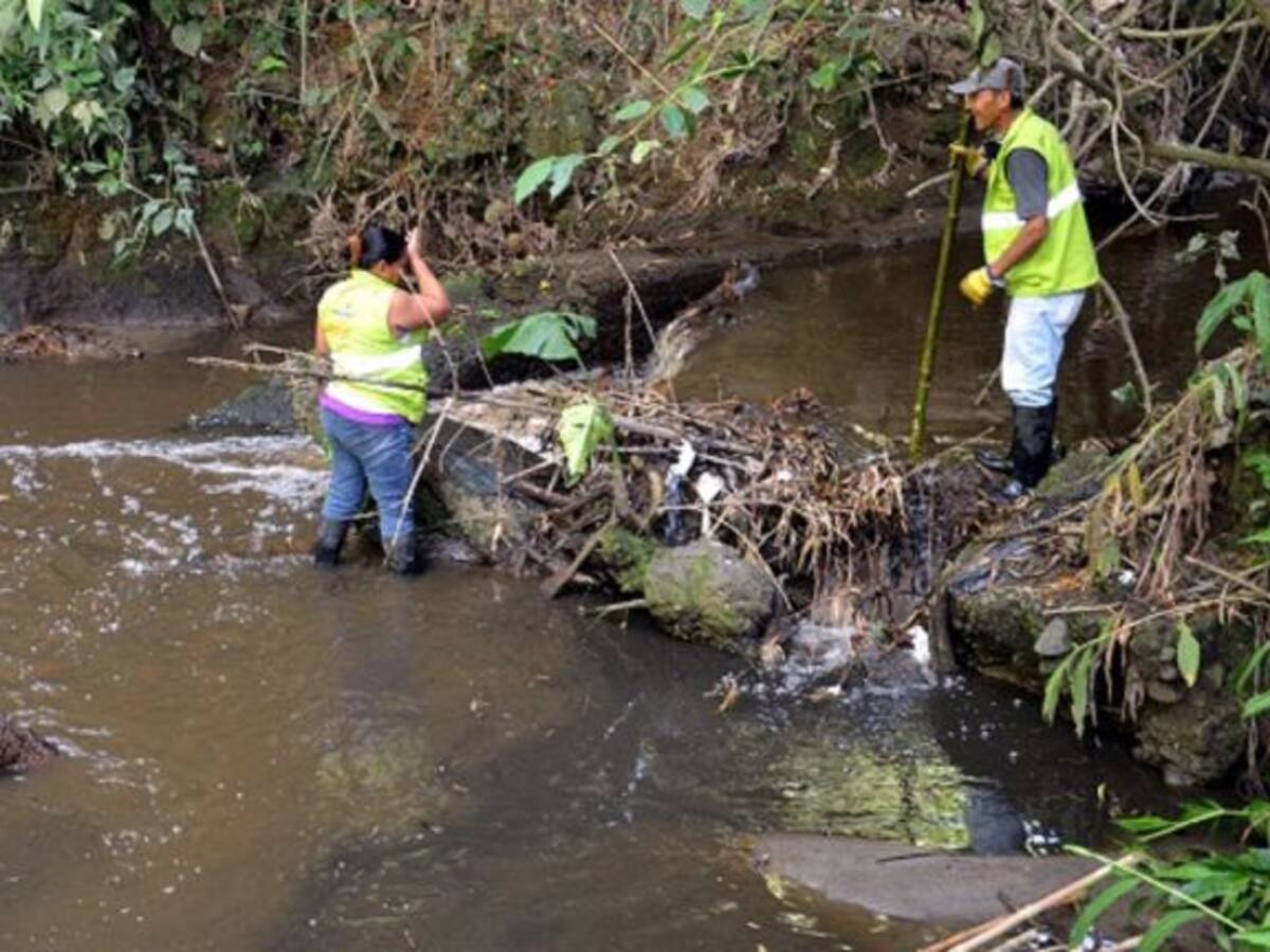 Pacto por el agua busca descontaminar las 54 quebradas en Armenia