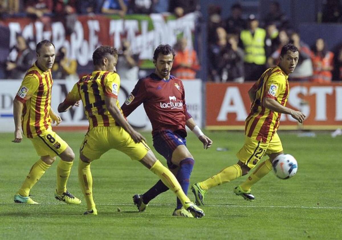 Los dirigidos por Martino conservaron la punta tras la derrota de Atlético de Madrid ante Espanyol.