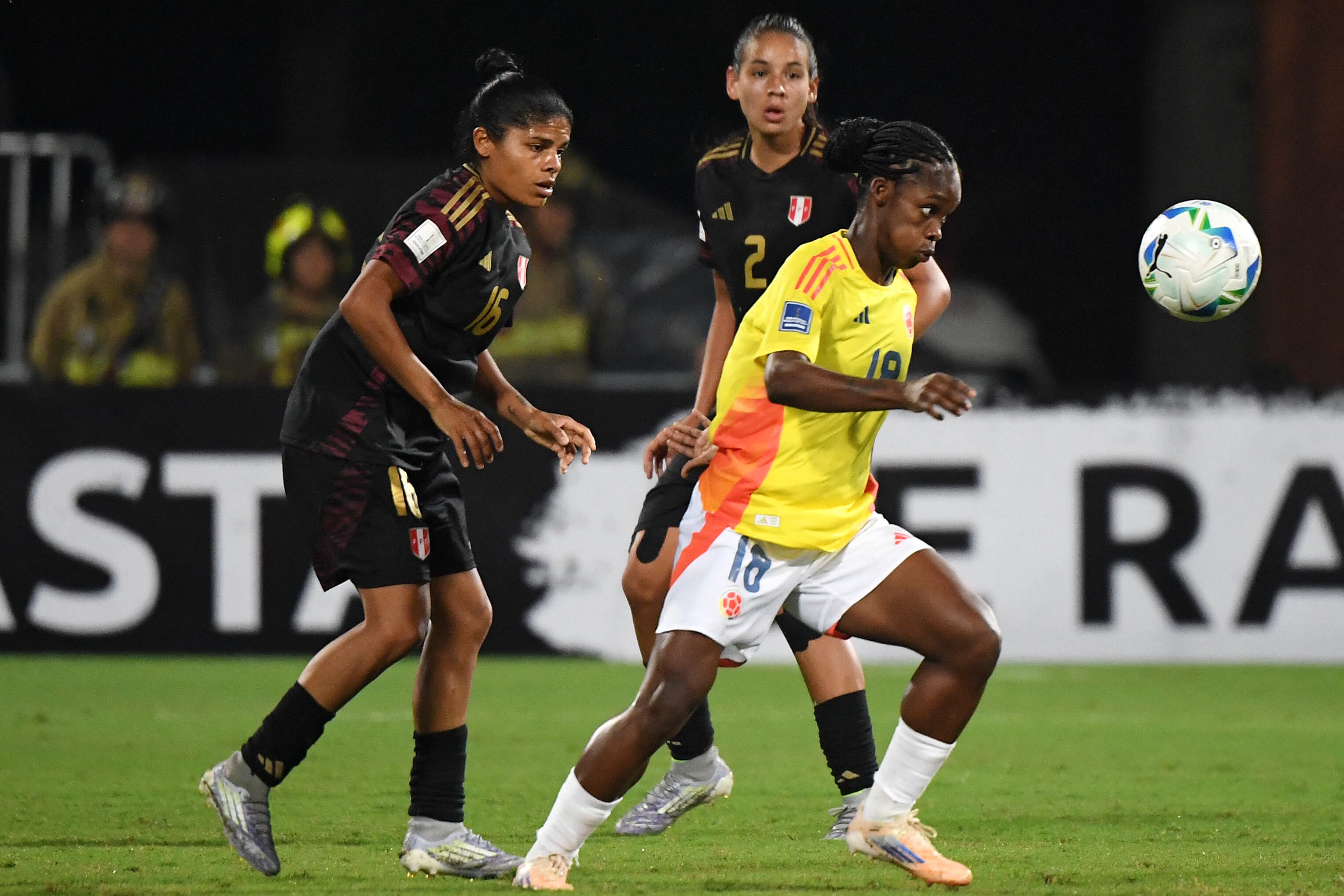 Linda Caicedo en el jugo ante Perú / Twitter: @CONMEBOL.