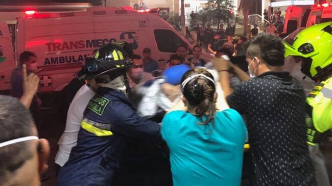 Una emergencia se presentó por un incendio originado en el quinto piso de la Clínica Reina Catalina. Foto: Alejandro Char, alcalde de Barranquilla