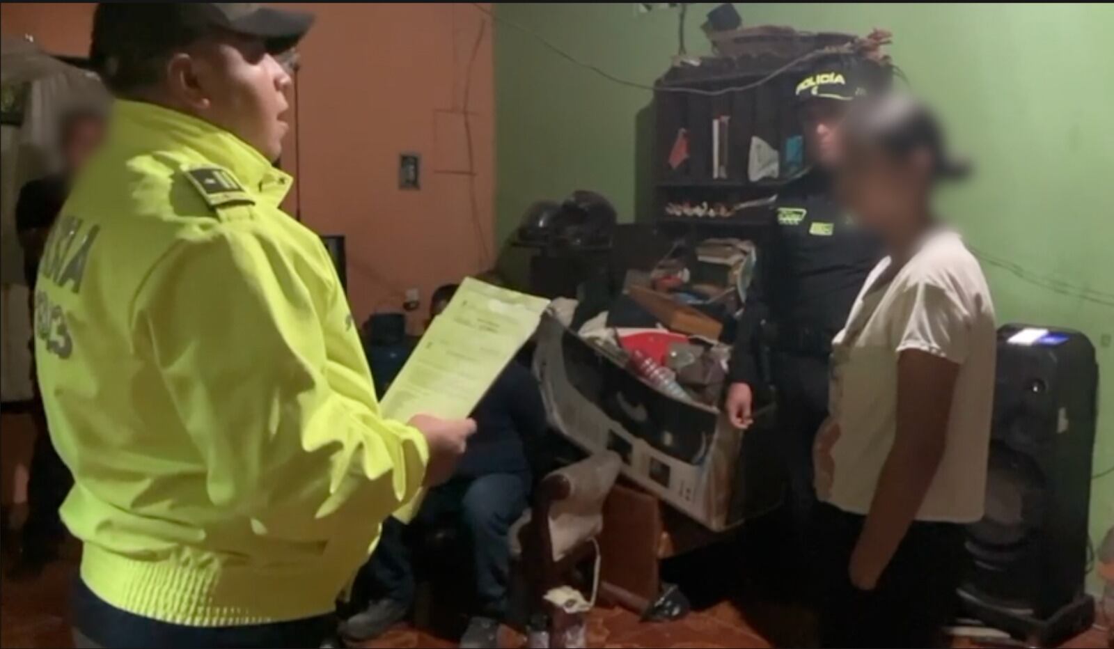 La mujer fue capturada en el municipio de Aipe junto a su pareja sentimental. Cortesía: DIJIN de la Policía.