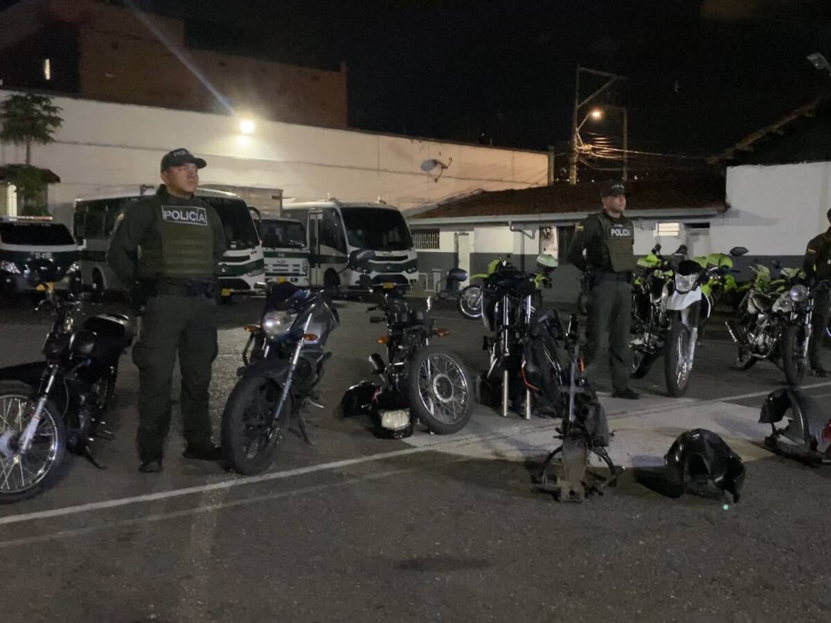 Autoridades investigan vivienda utilizada para guardar motos robadas en Medellín: recuperaron ocho