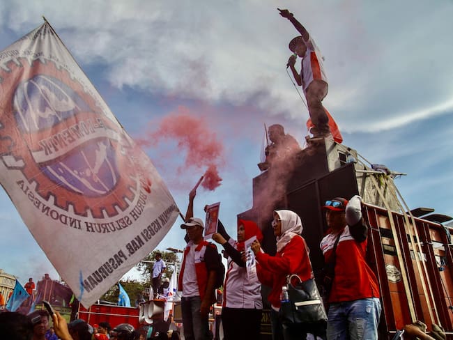 Protestas en Indonesia durante el Día del Trabajo. 
(Foto: Suryanto Putramudji/Anadolu via Getty Images)