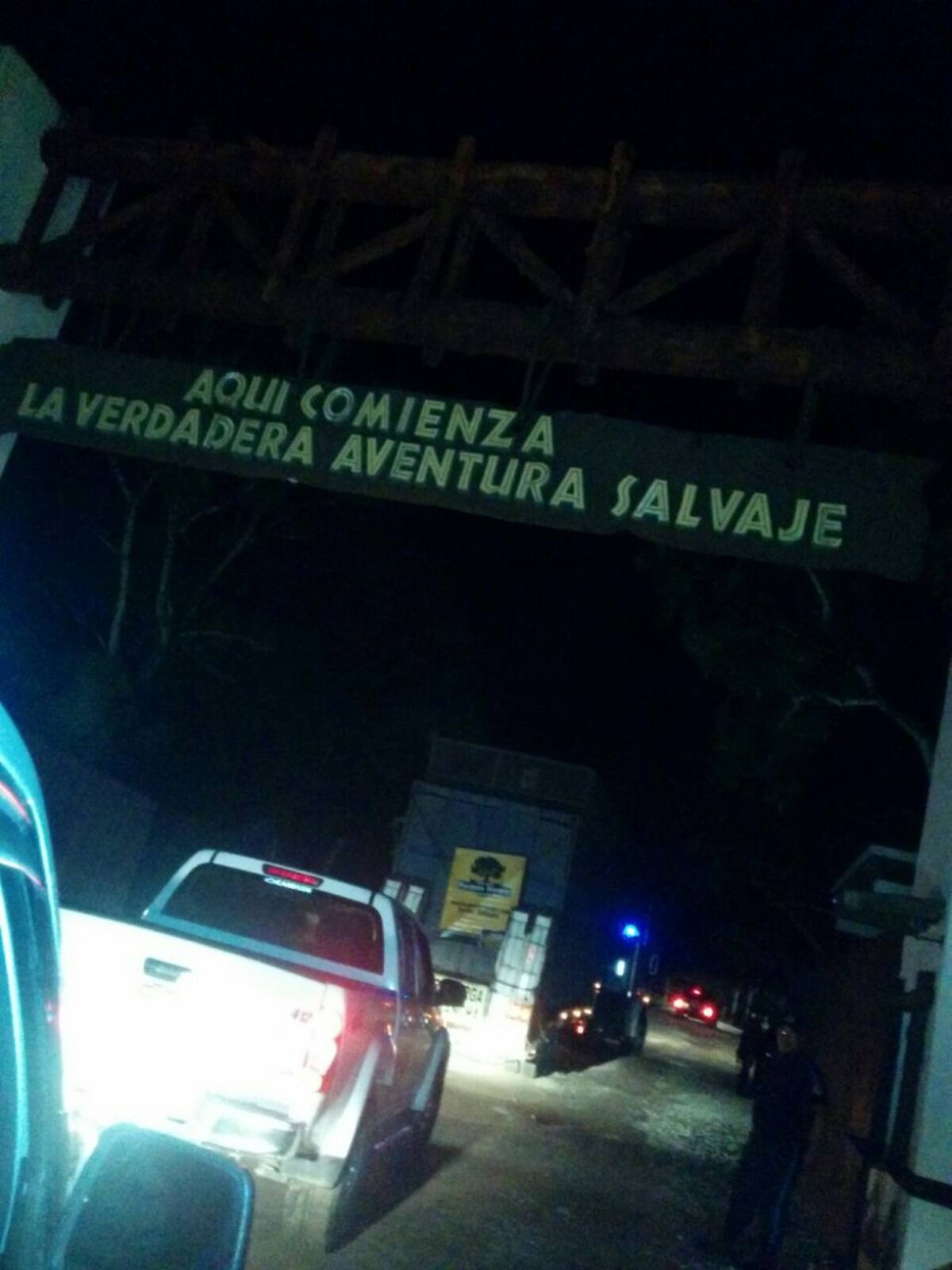A las 10 y 50 de la noche llegó la caravana al nuevo hogar de Zimbawe.