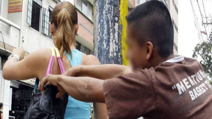 Por robarlas, ladrón arrastró a dos mujeres en Bucaramanga