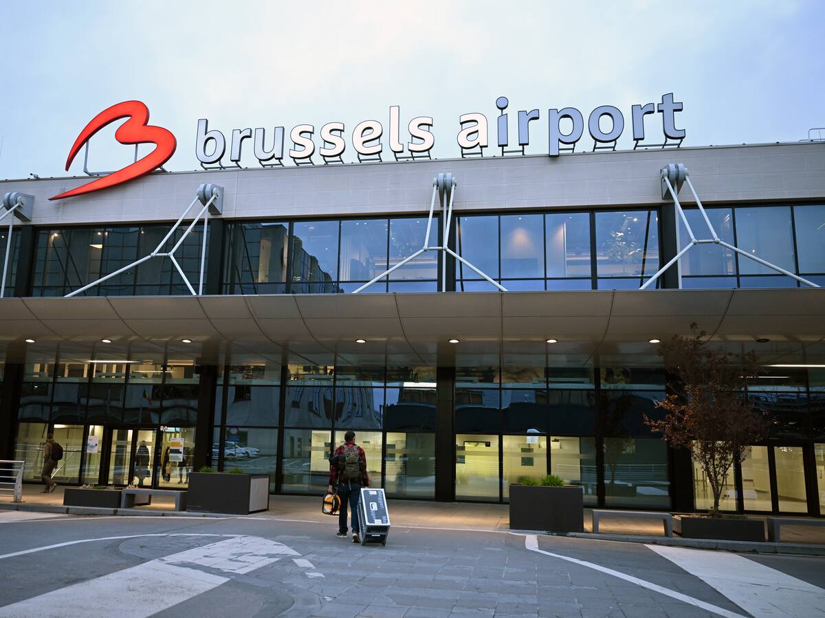 Vuelos suspendidos en el aeropuerto de Bruselas por presencia de drones en la zona