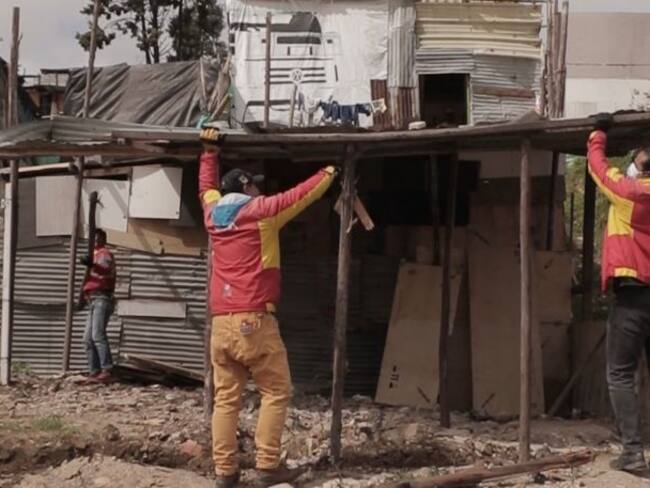 Desmontan viviendas en Ciudad Bolívar que serían vendidas por estructuras criminales