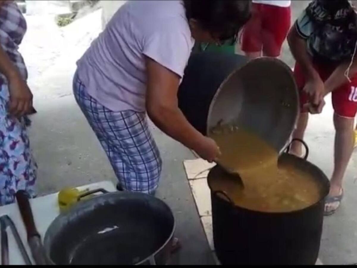 VIDEO: Realizan olla comunitaria en el norte para comer