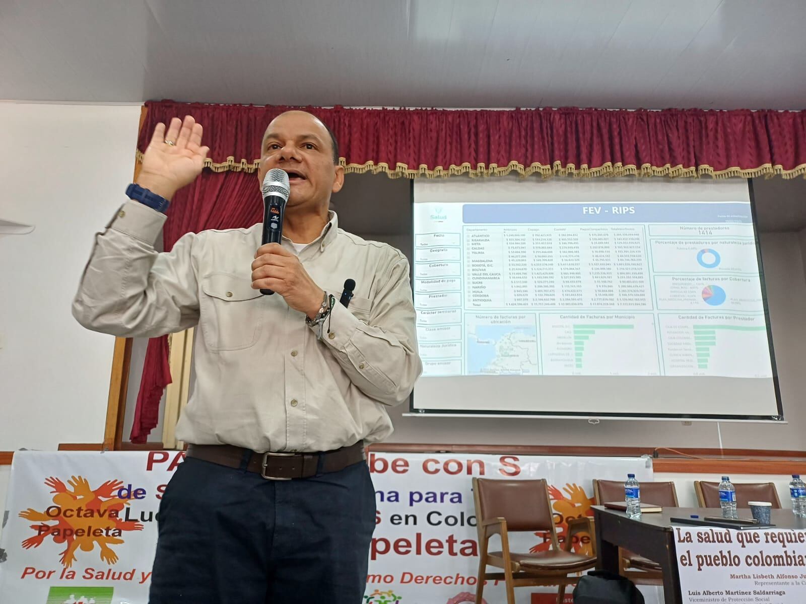 El viceministro de Salud y Seguridad, Luis Alberto Martínez Saldarriaga, expuso los principales cambios que plantea la iniciativa, con el objetivo de transformar el modelo actual