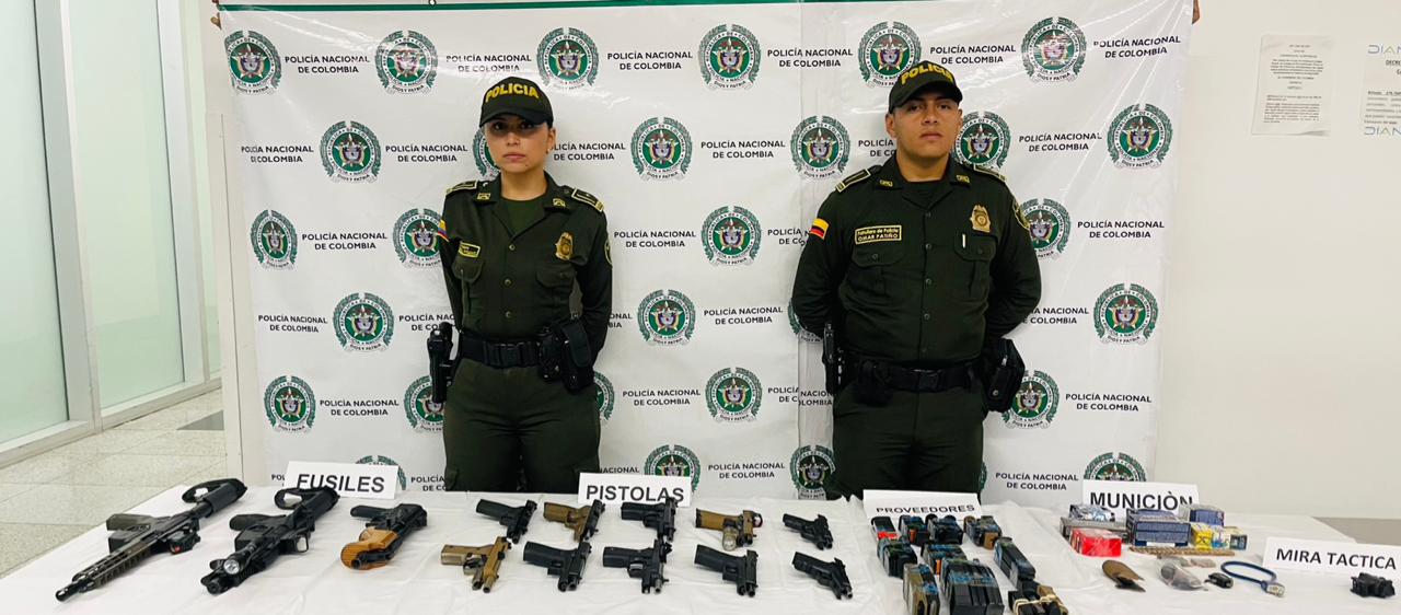 Interceptan arsenal de guerra en el aeropuerto Alfonso Bonilla Aragón