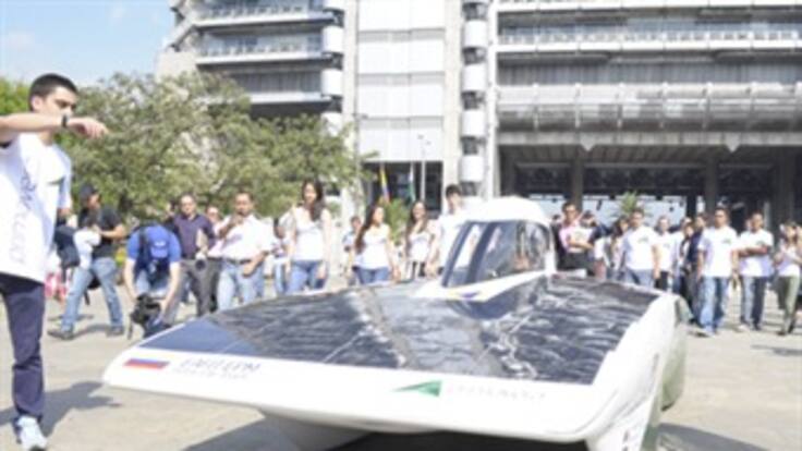 Primer vehículo solar colombiano se clasificó en carreras de Australia
