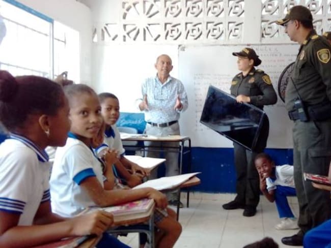 Policía metropolitana de Cartagena recupera elementos hurtados en colegio