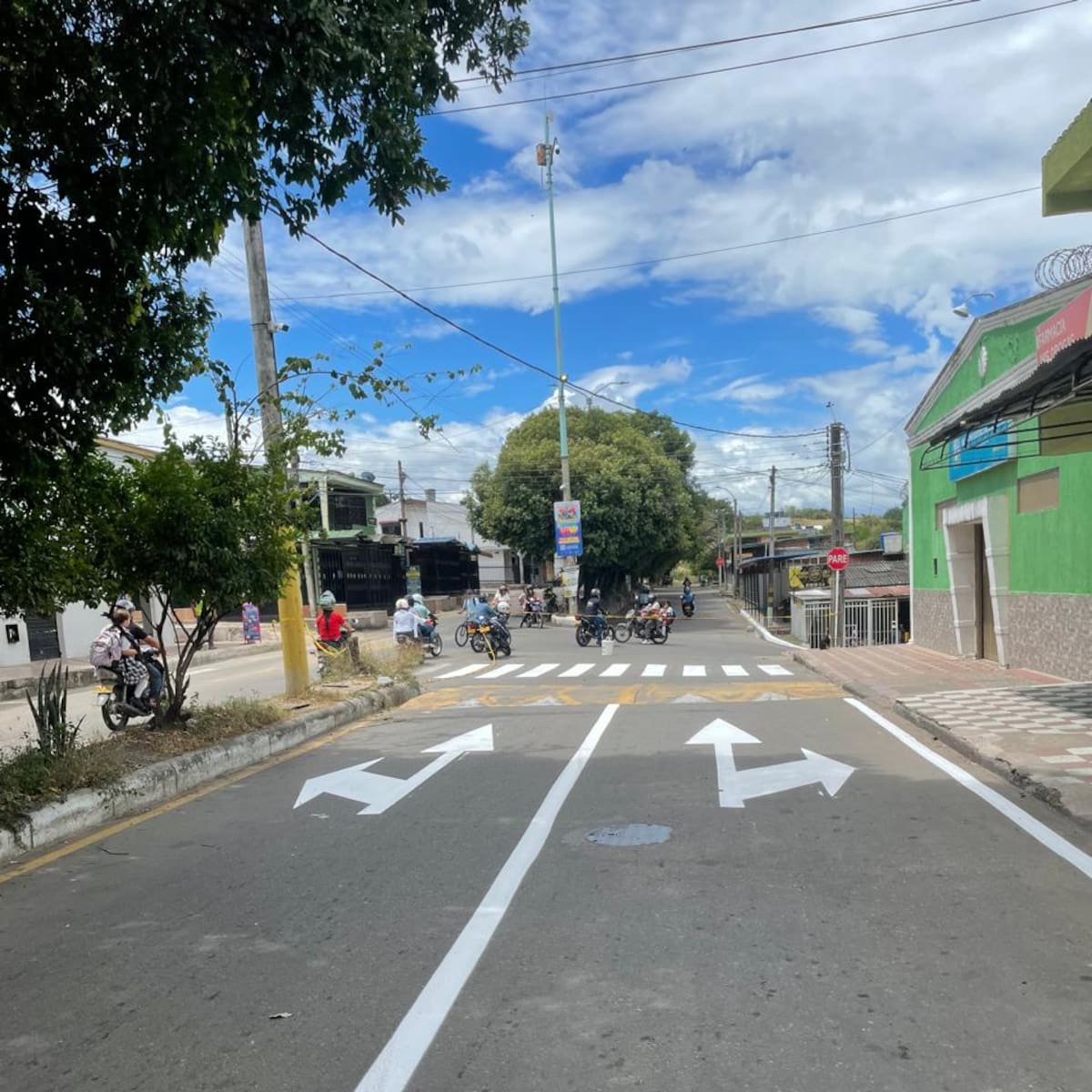 Avanza la renovación de la señalización vial para mejorar la seguridad y el tránsito en Neiva