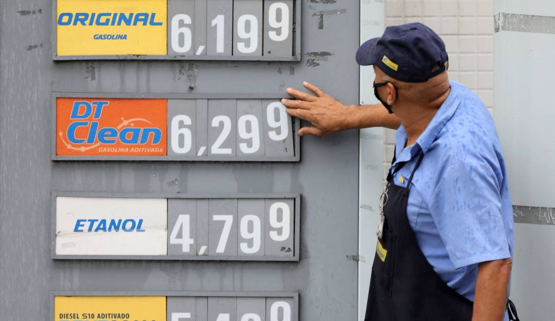 Aumento en el precio de los combustibles en Brasil.                  Foto: Getty 